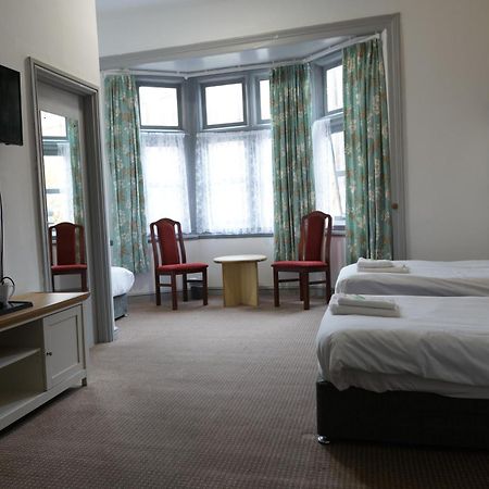 Royal Hotel Kettering by Paymán Club Kültér fotó