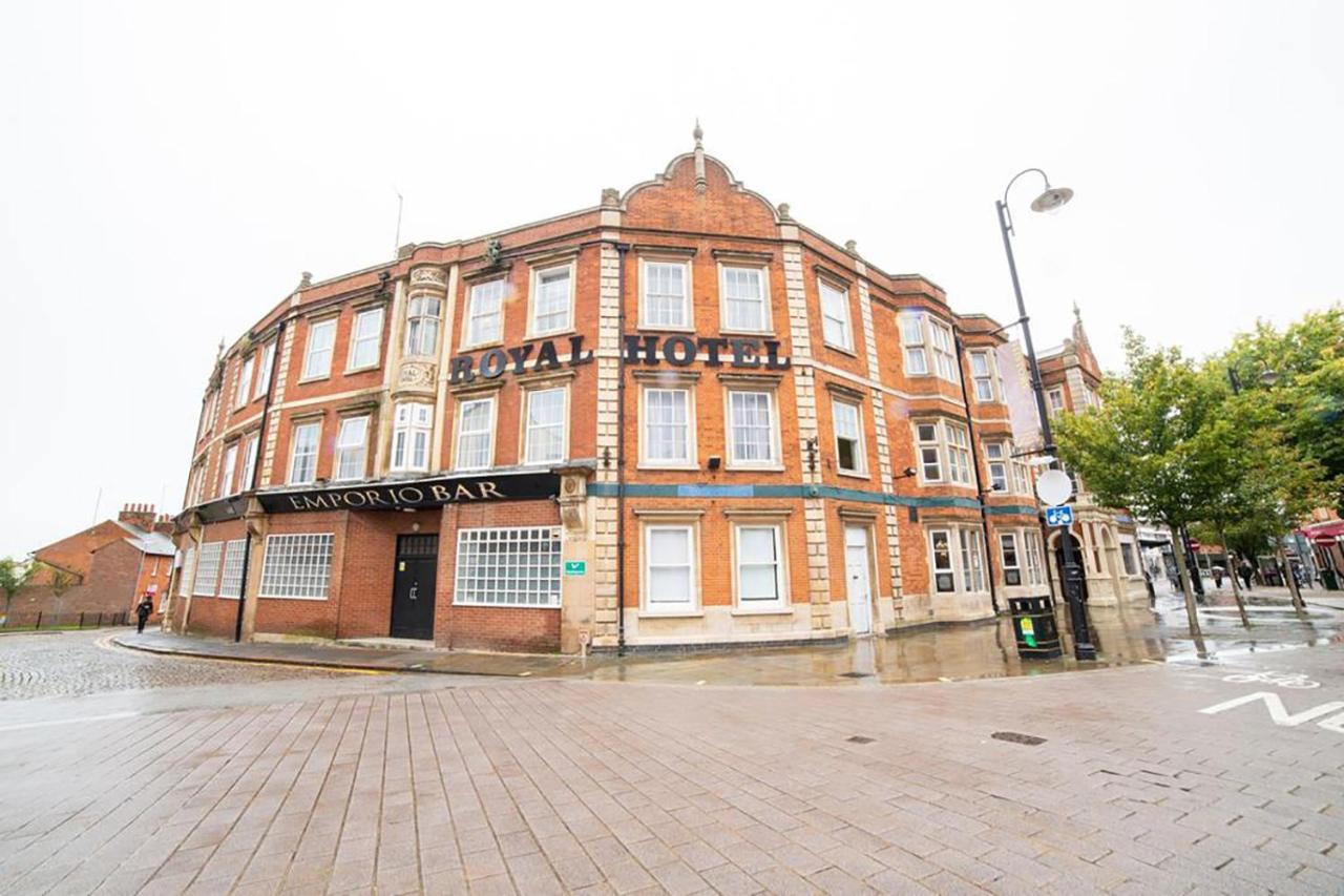 Royal Hotel Kettering by Paymán Club Kültér fotó