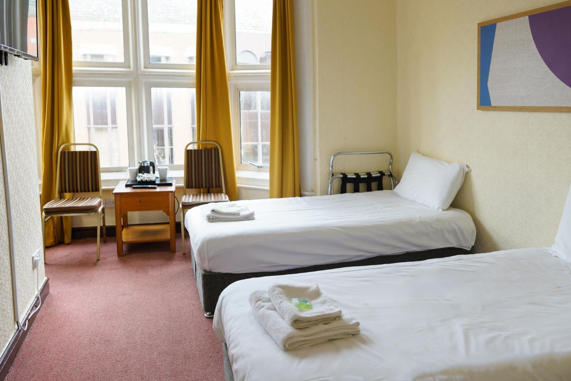Royal Hotel Kettering by Paymán Club Kültér fotó