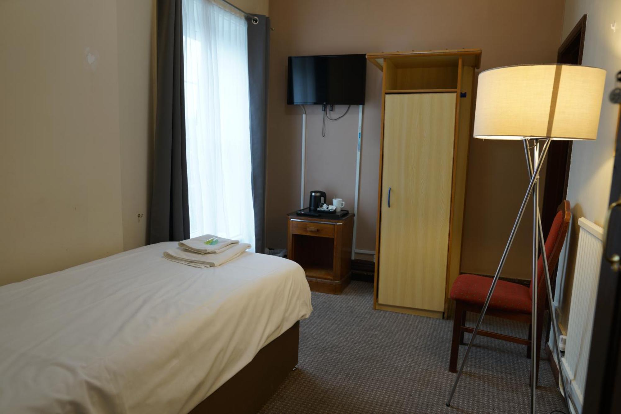 Royal Hotel Kettering by Paymán Club Kültér fotó